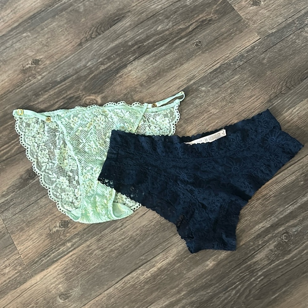 NWOT Victoria Secret pair of panties size Medium